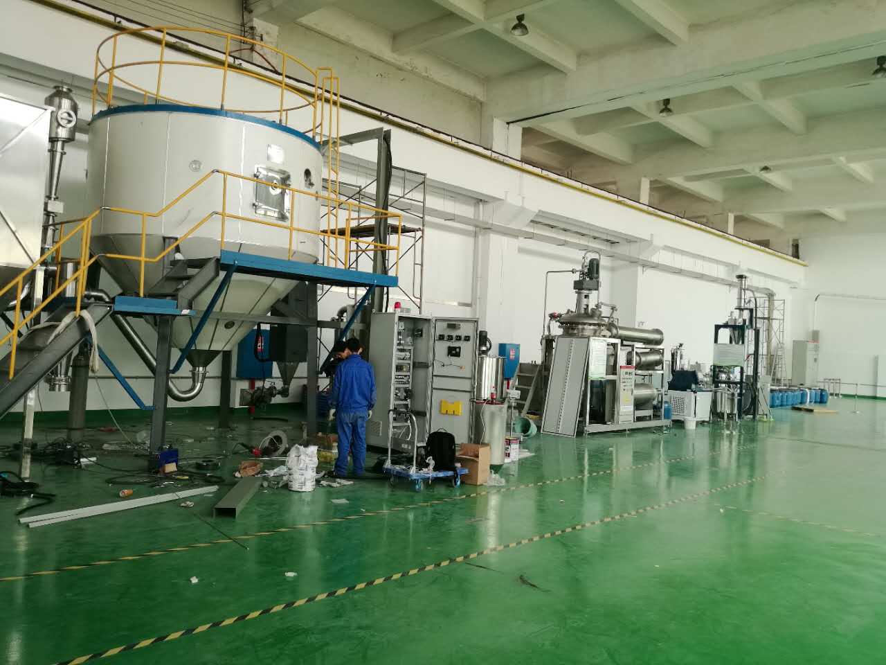 生產(chǎn)型離心噴霧干燥設(shè)備